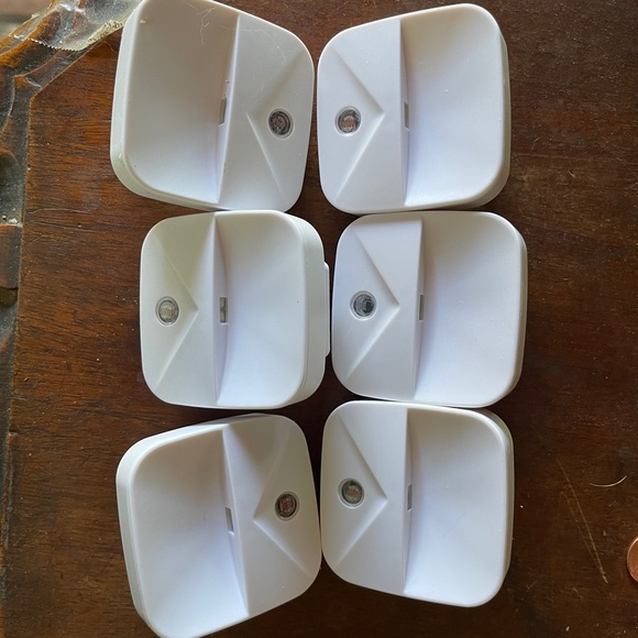 Led nightlight  6 Pack Night Light Plug in, White LED Nightlights new - Picture 6 of 6